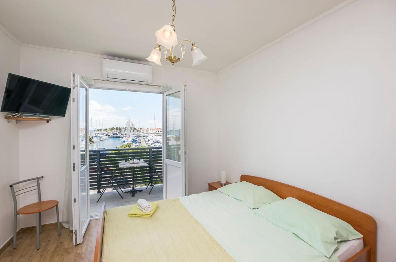 Apartments And Rooms Mare Vodice Exterior photo